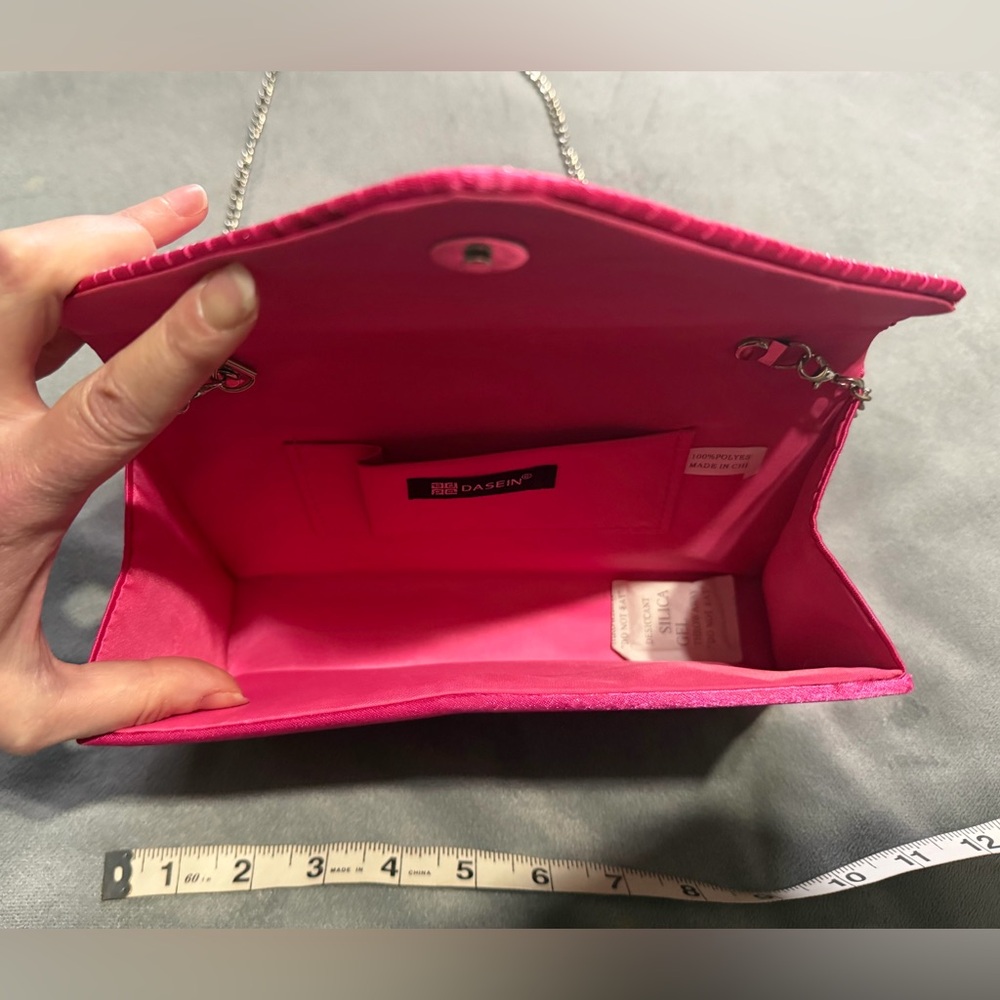 NWOT Elegant Pink Crossbody with Rhinestone Detailing Perfect Magnetic Closure! - Picture 6 of 8